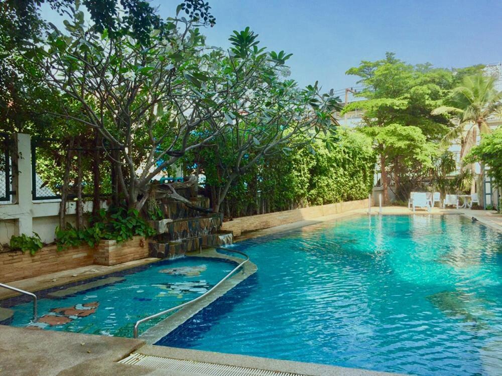 Baan Klang Condo Hotel HHQ Buitenkant foto