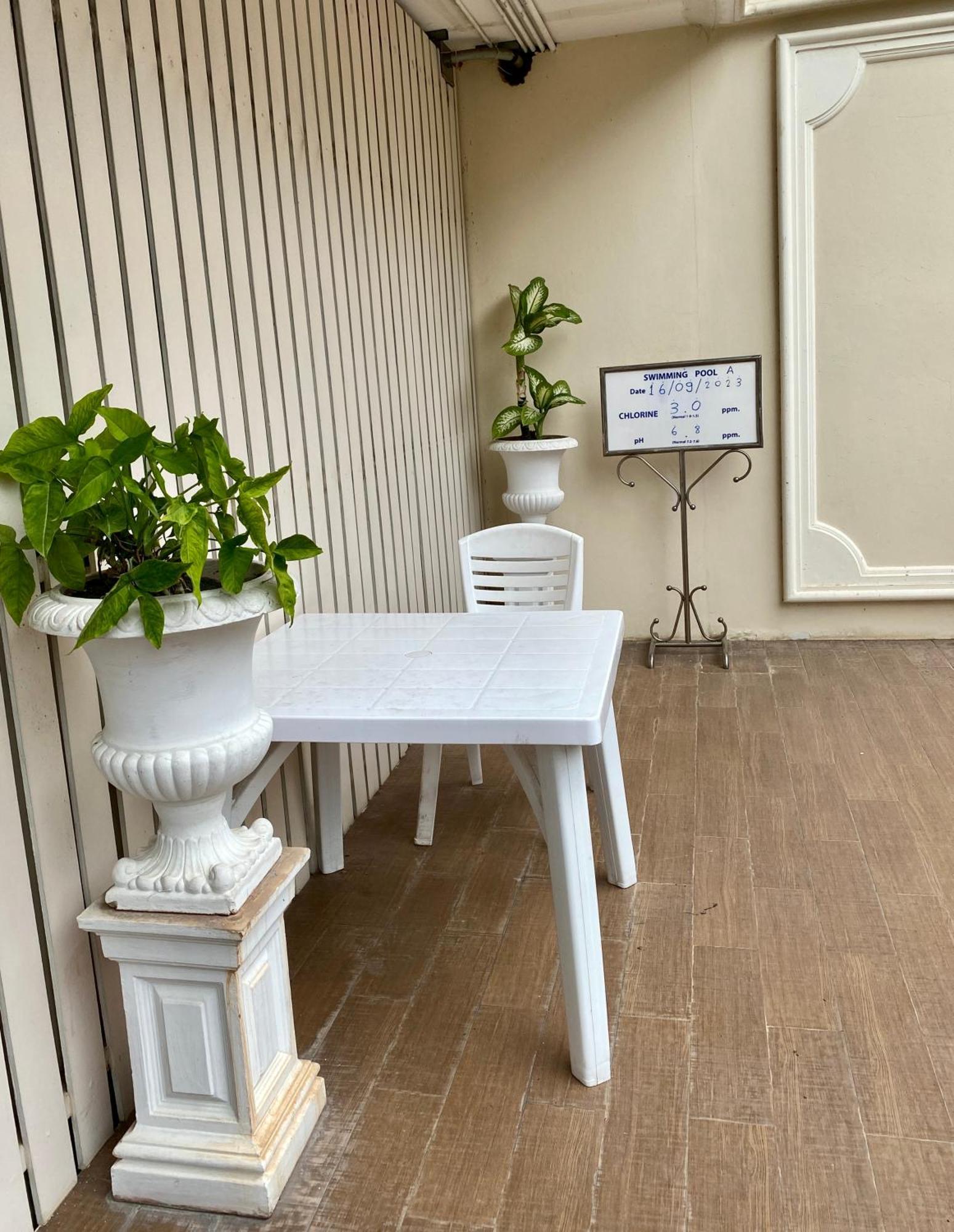 Baan Klang Condo Hotel HHQ Buitenkant foto