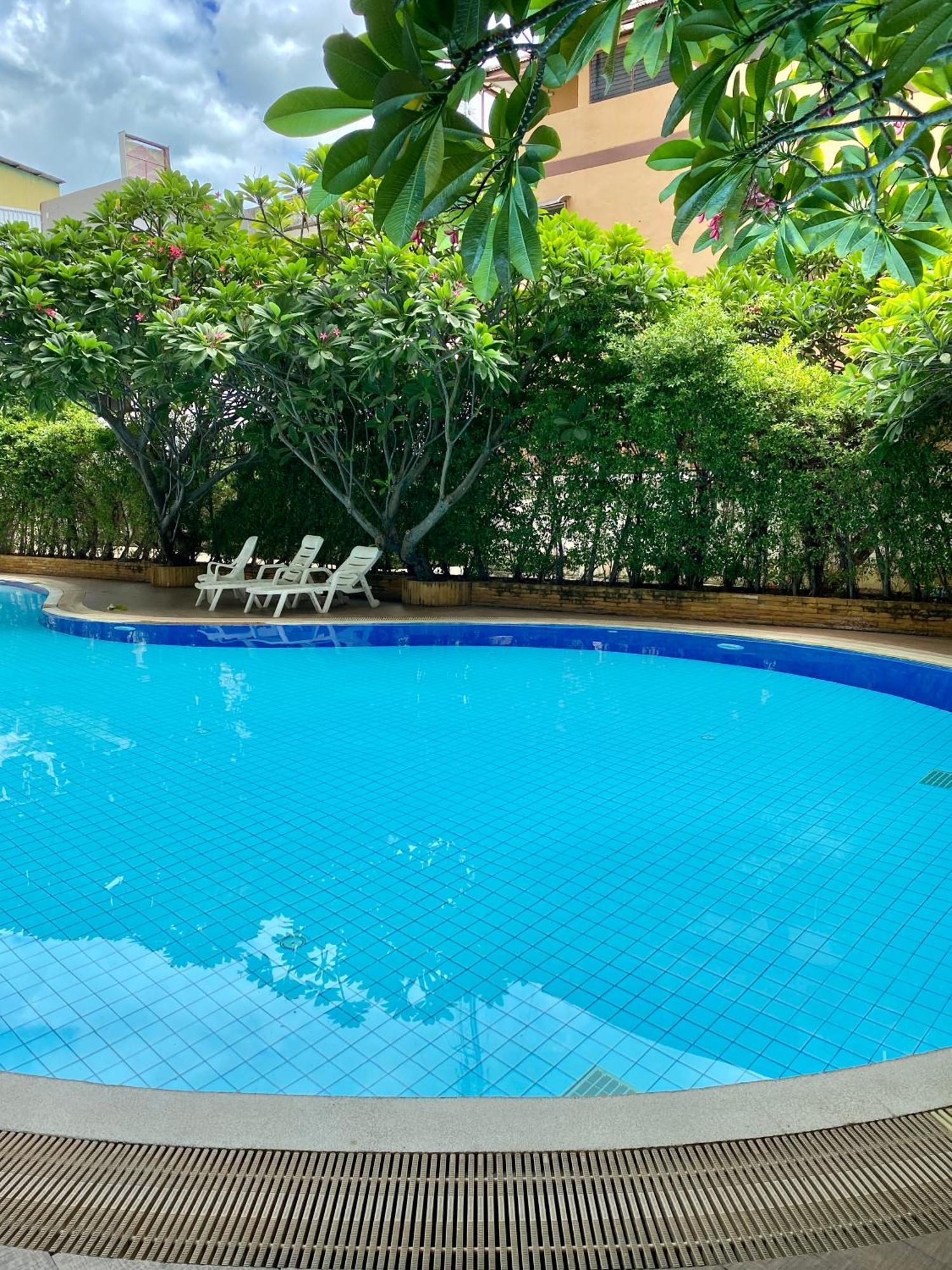 Baan Klang Condo Hotel HHQ Buitenkant foto
