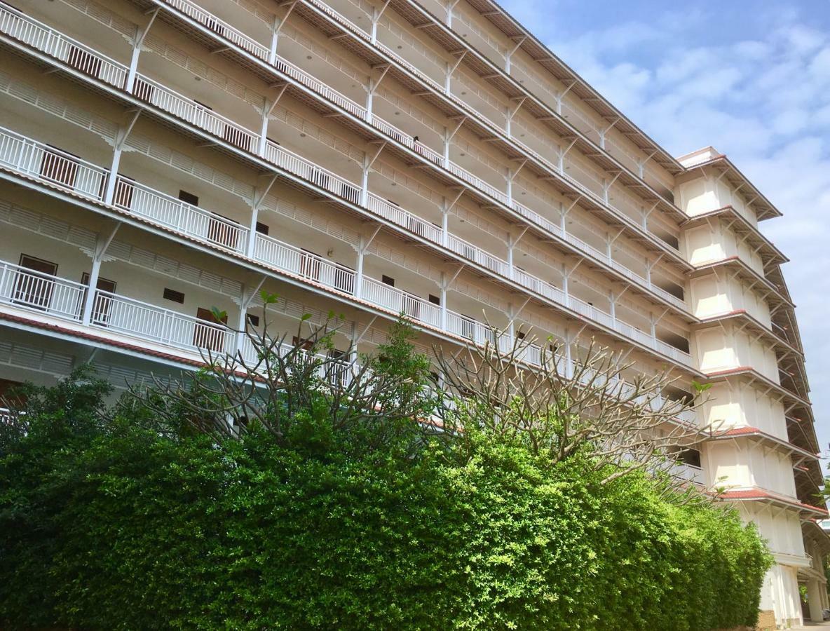 Baan Klang Condo Hotel HHQ Buitenkant foto