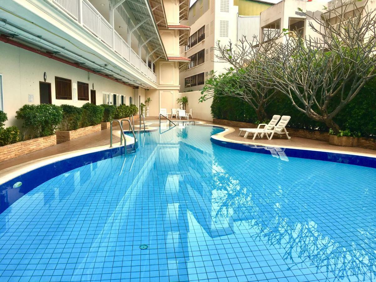 Baan Klang Condo Hotel HHQ Buitenkant foto